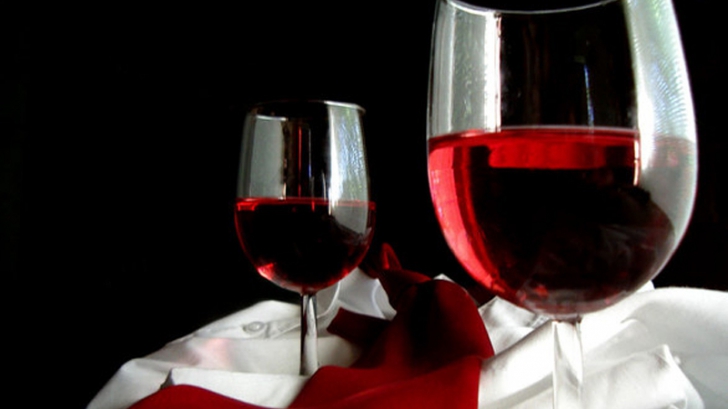 Știați că... relaţiile lungi duc la preferinţe similare în privinţa vinului?