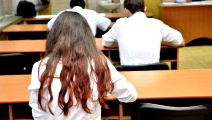 Peste 160.400 de absolvenți ai clasei a VIII-a încep marți Evaluarea Națională. Cu ce NU au voie elevii să intre în sălile de clasă: riscă să nu fie primiți în examen