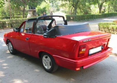 Dacia. Dacia Convertible. Decapotabila de la Dacia care avea spate de ARO