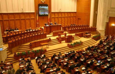 PSD negociază cu PMP şi îşi reface majoritatea cu foştii UNPR-işti. Trei parlamentari au părăsit PMP