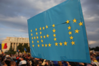 Protest uriaș în România. Mii de oameni au strigat: "Vrem Europa, nu dictatură!