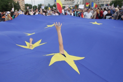 Protest uriaș în România. Mii de oameni au strigat: "Vrem Europa, nu dictatură!