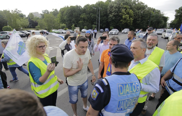 Peste o mie de şoferi din Moldova, protest în Bucureşti! (VIDEO)