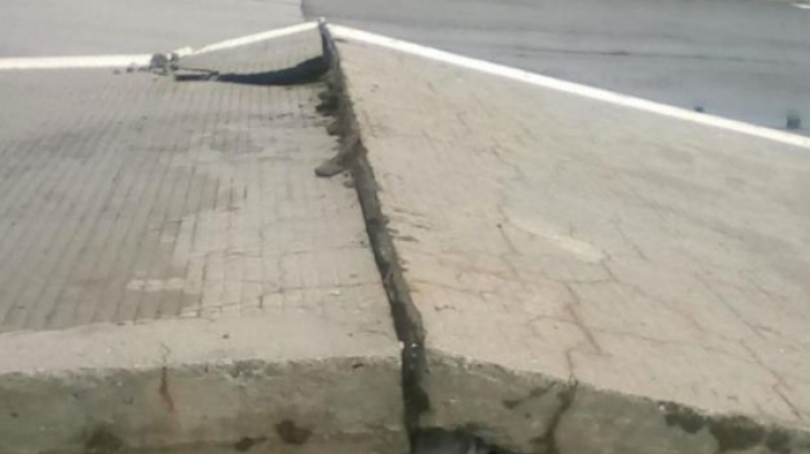 ATENŢIE şoferi! Trafic restricţionat pe Autostrada Soarelui: plăcile de beton s-au ridicat 