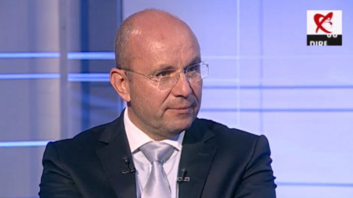 Cozmin Guşă: "Într-un fel viclean, cum face Băsescu de fiecare dată, îl sprijină pe Dragnea"