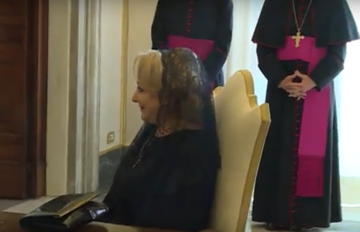 Culisele interviului de la Vatican. Reporterul Antena3, ghidat de consiliera Vioricăi Dăncilă