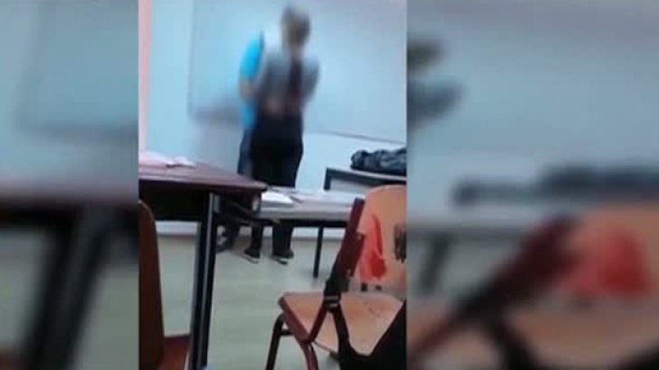 Caz șocant la un liceu din Sighetu Marmației: Un profesor sărută o elevă de 15 ani