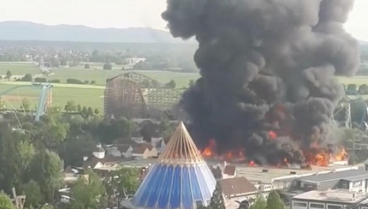 Incendiu devastator la un parc de distracţii din Germania: mai multe victime