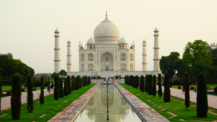 Poluarea face victime şi în rândul clădirilor istorice: Taj Mahal începe să arate diferit