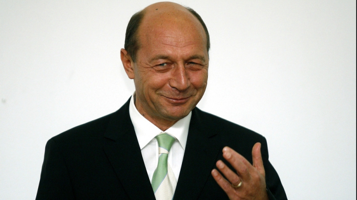 Traian Băsescu, răspuns din plen, după ce a acuzat PSD că făcea dosare: ”Ai uitat-o pe Udrea!”