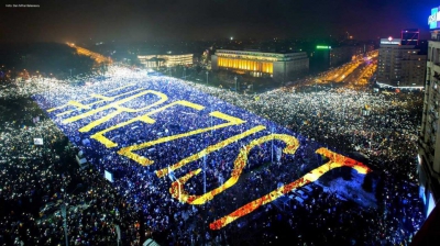 Protestatarii #rezist anunţă un protest în Piaţa Victoriei, în acelaşi timp cu cel organizat de PSD