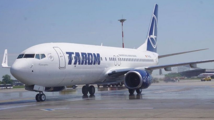 Un avion TAROM spre Amsterdam, întors din zbor după fisurarea unui geam