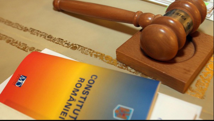 CCR a respins sesizarea referitoare la Legea 304/2004 privind organizarea judiciară