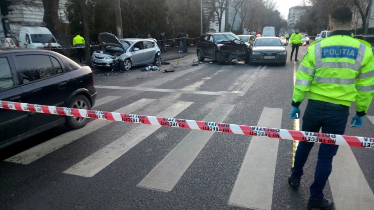 Accident grav în Bucureşti! Şapte maşini implicate