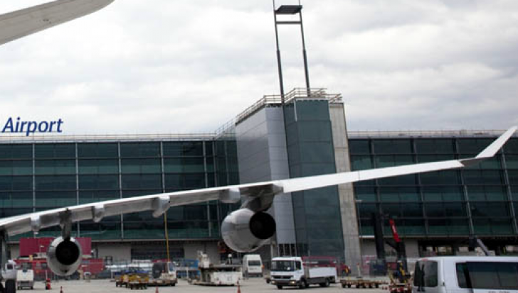 Un avion a izbucnit în flăcări pe un aeroport din Germania
