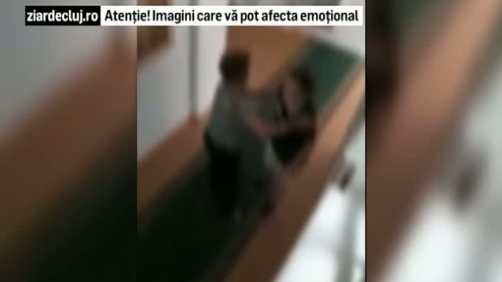 Imagini șocante. O elevă de la Liceul pentru Deficienţi de Auz a fost bătută de o îngrijitoare