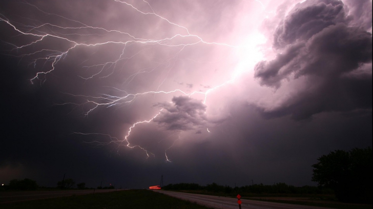 Avertizare meteo: Cod Galben de furtuni și vijelii în mai multe zone din țară