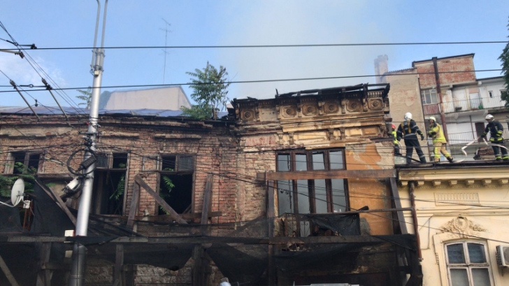 Incendiu în inima Bucureştiului, pe Calea Moşilor (VIDEO)