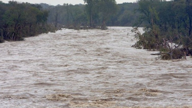 Cod galben de inundaţii pe râuri din şase judeţe