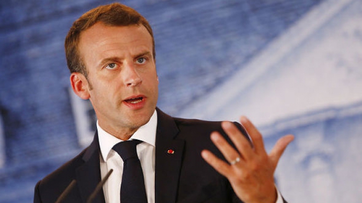 Guvernul Franţei vrea, la propunerea lui Macron,să reintroducă serviciul naţional pentru adolescenţi