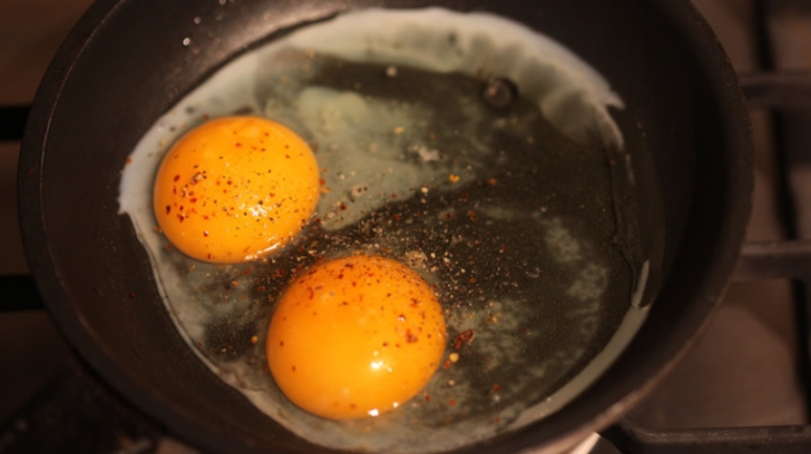 Câte ouă poţi mânca într-o săptămână. Ce înseamnă prea mult?