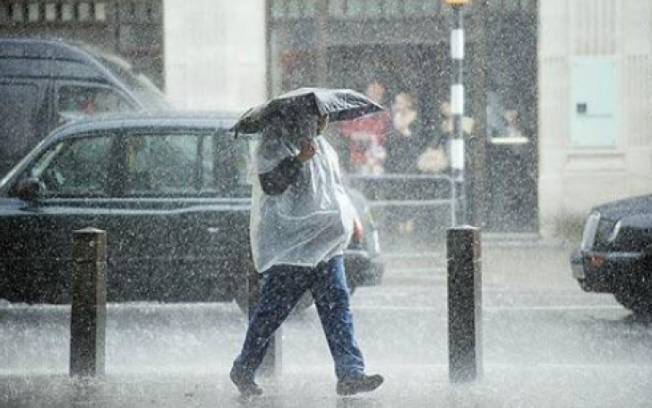ALERTĂ METEO de fenomene periculoase: este cod GALBEN de furtuni - HARTA cu cele mai afectate zone