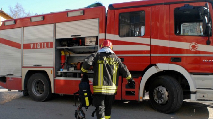 Panică în Italia! Un român a provocat un incendiu în blocul în care locuiește