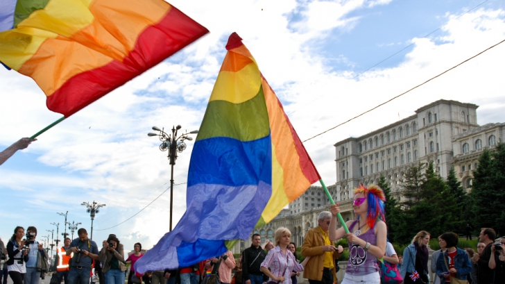 Mii de oameni, ambasadori străini și vedete, la marșul Bucharest Pride de sâmbătă