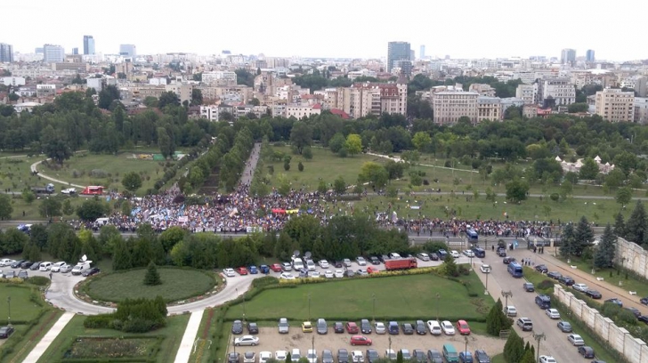 Protest în ziua moțiunii