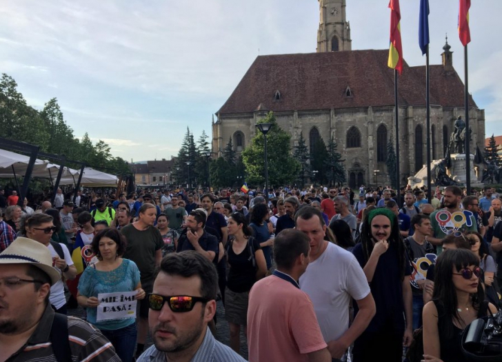 Proteste și în țară. Cluj, Timișoara, Iași: ”Să vă fie frică, țara se ridică!” ”Șobolan penal!”