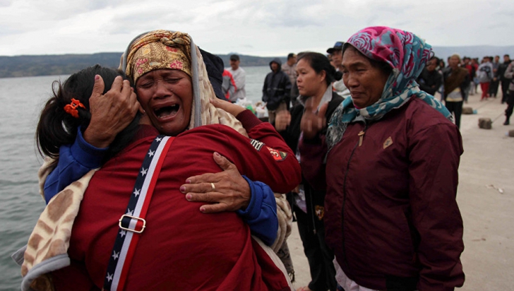 Tragedie! Peste 100 de oameni dispăruți, după ce un feribot s-a răsturnat