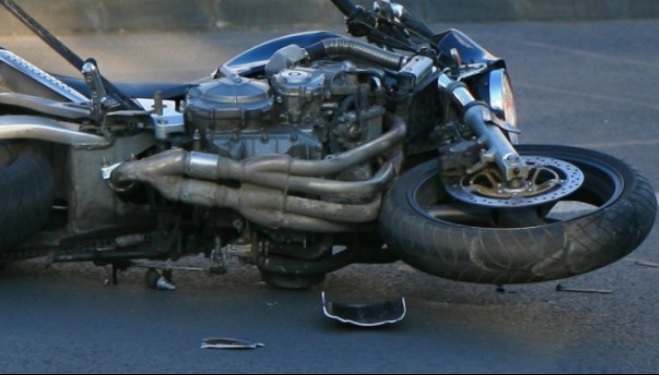 Accident cu 4 maşini şi o motocicletă în județul Dâmbovița. 3 persoane au ajuns la spital