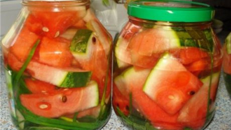 Cum punem la murat pepenii verzi. Rețeta delicioasă a bunicii: vei obține un gust intens și o textură crocantă
