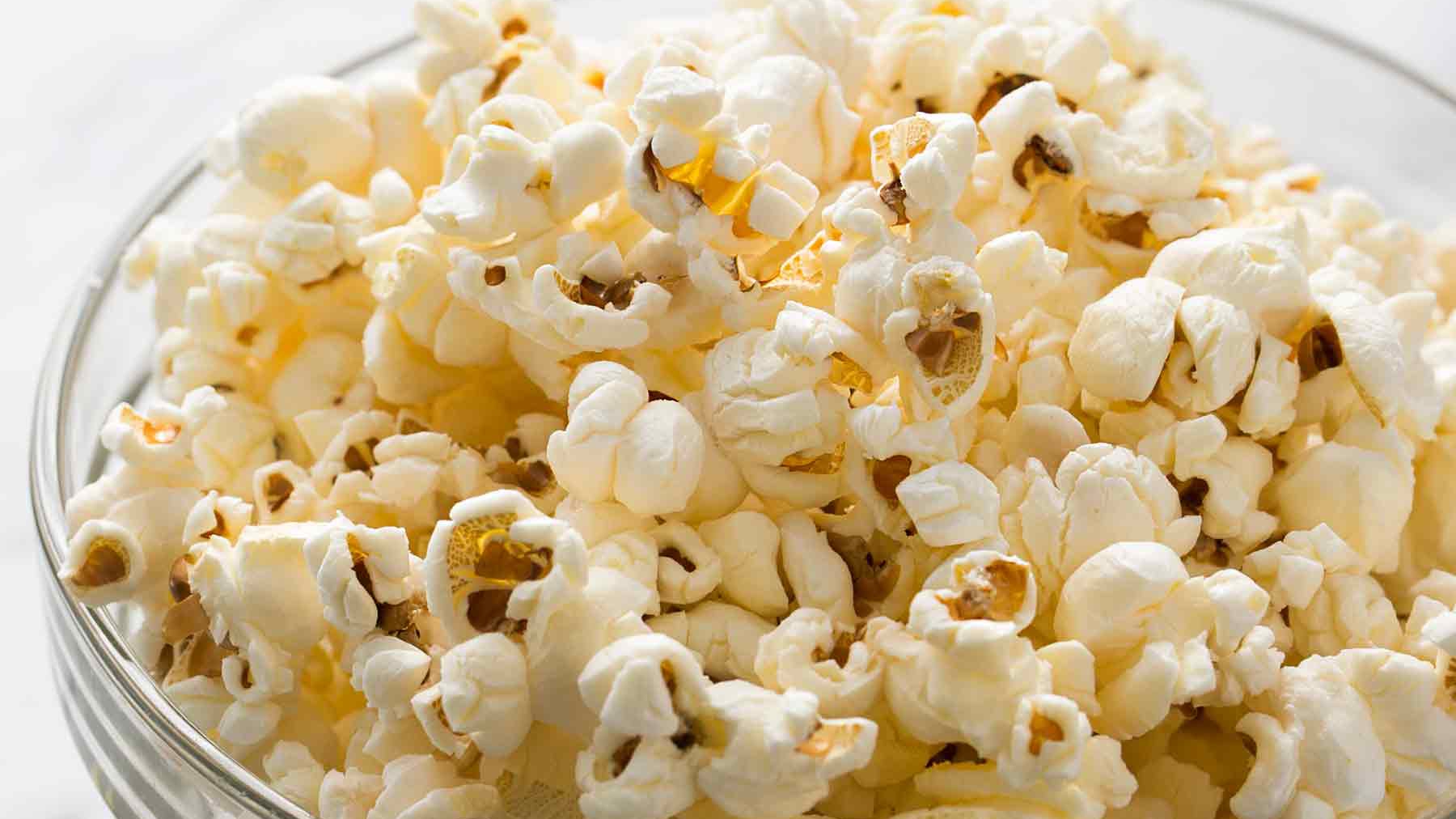 De ce explodează boabele de porumb atunci când se transformă în popcorn – Explicația științifică a fenomenului