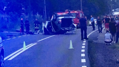 Accident grav: maşină răsturnată la ieşire din Predeal. Cinci victime, dintre care trei copii