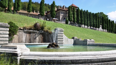 Un angajat al Castelului Cantacuzino s-a înecat în fântâna arteziană din curtea palatului