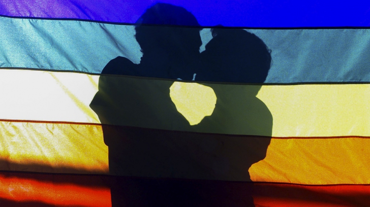 ACCEPT, după decizia CCR privind căsnicia cuplurilor gay: Adrian şi Clai, doar "un pic" căsătoriţi