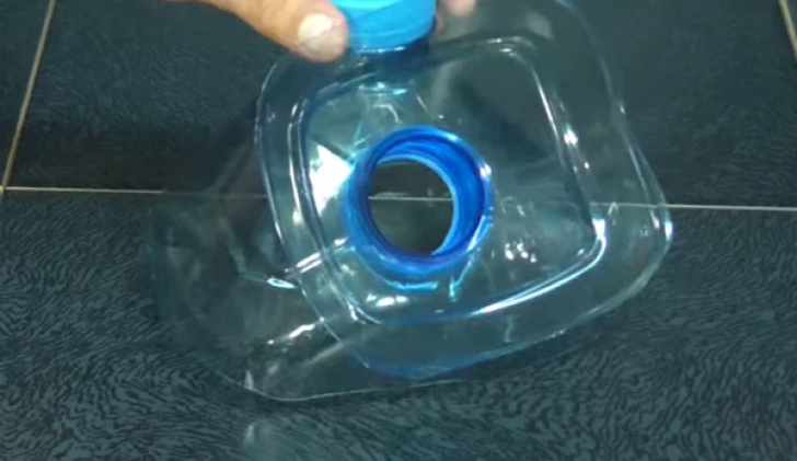 Cum să confectionezi un aparat de aer conditionat din sticle de plastic