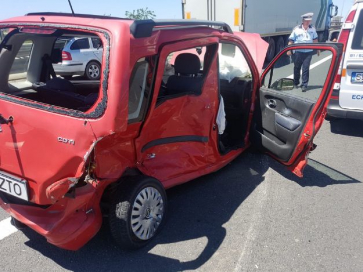 6 victime, după ce o şoferiţă A ÎNTORS MAŞINA pe autostrada A1 Sibiu - Sebeş