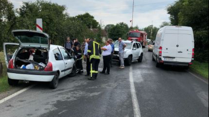 Accident cu cinci răniți în Caraș-Severin. O mașină a intrat pe contrasens