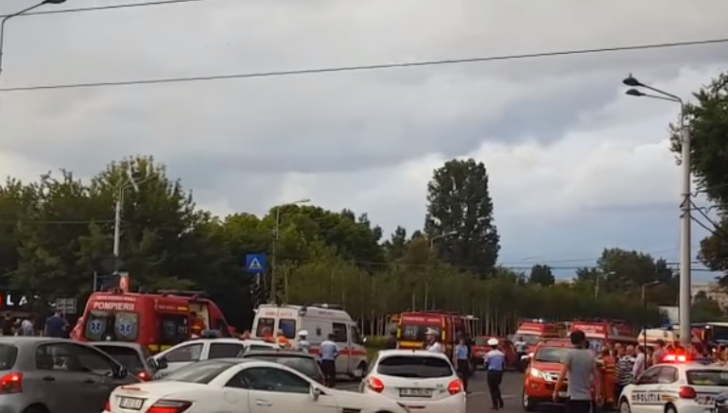 Grav accident în Bucureşti, un autoturism a lovit pietonii