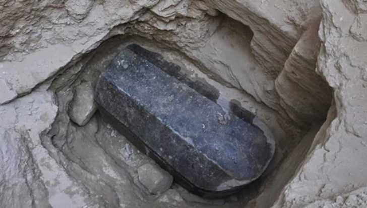 Sarcofagul masiv găsit în catacombele Alexandriei a fost deschis! Descoperire stranie a arheologilor