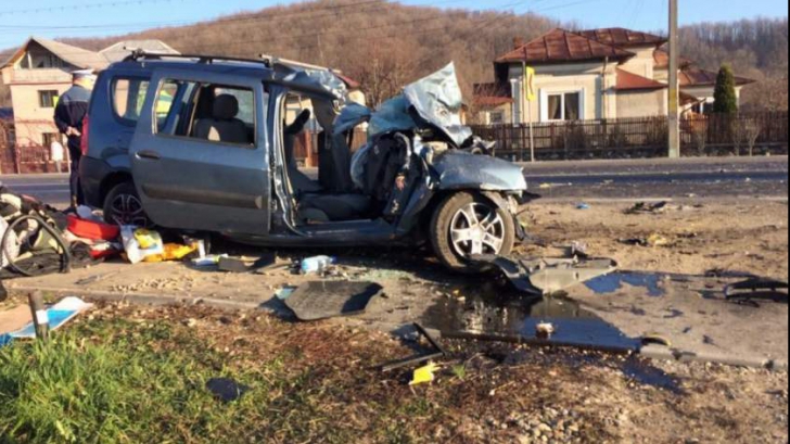 Tragedie în Buzău: mamă şi fiu, implicaţi într-un grav accident rutier