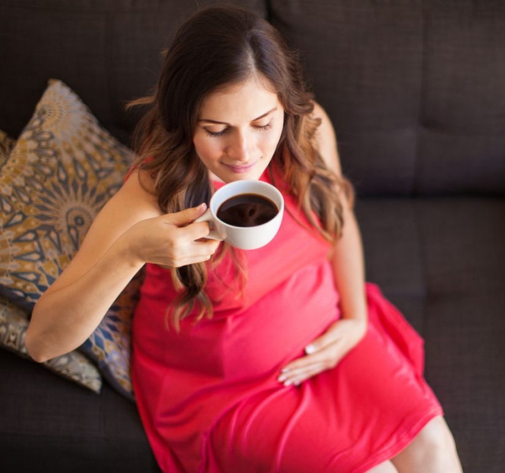De ce să nu bei cafea în sarcină. Tu ştii răspunsul?