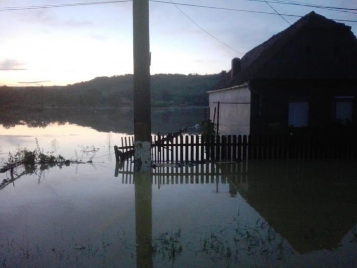Sibiu: 50 de locuințe evacuate în Boian, în urma inundațiilor