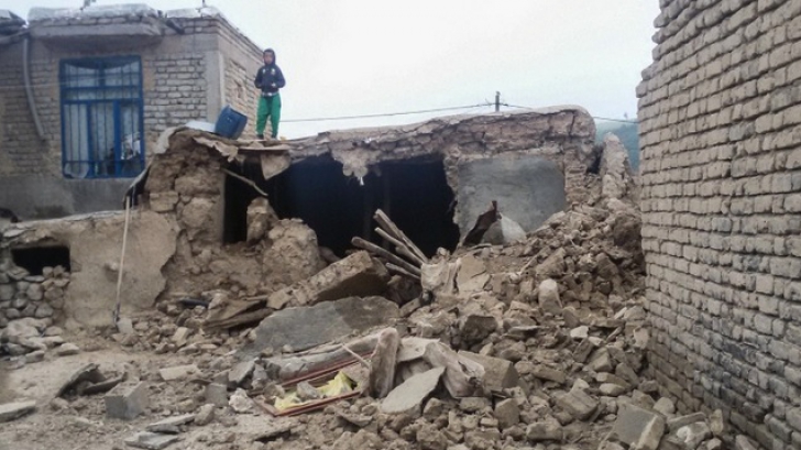 Cutremur violent în Iran: peste 140 de răniţi