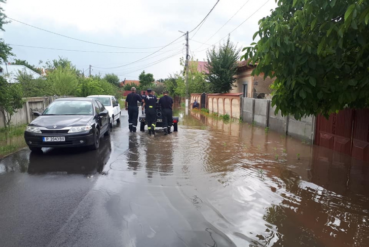 "Doi pe bancă la inundaţii" revine. Exces de zel pentru imaginea electoratului PSDragnea