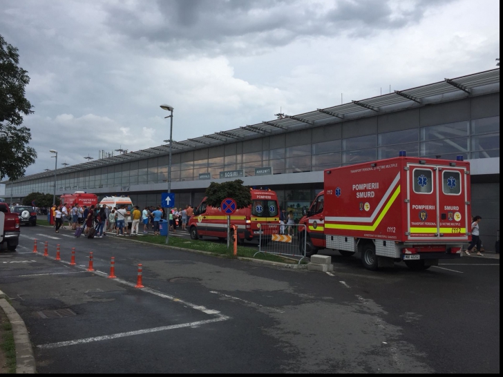 Autorităţile au confirmat: un spray lacrimogen a provocat panică pe Aeroportul de la Sibiu