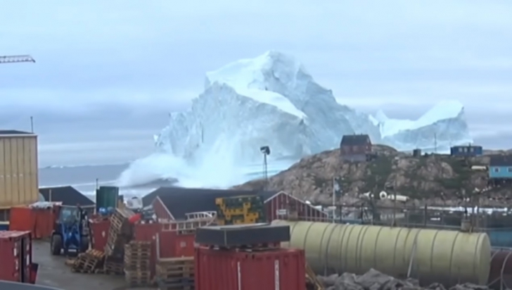 Stare de alertă. Un iceberg imens pune în pericol viaţa a peste 180 de oameni