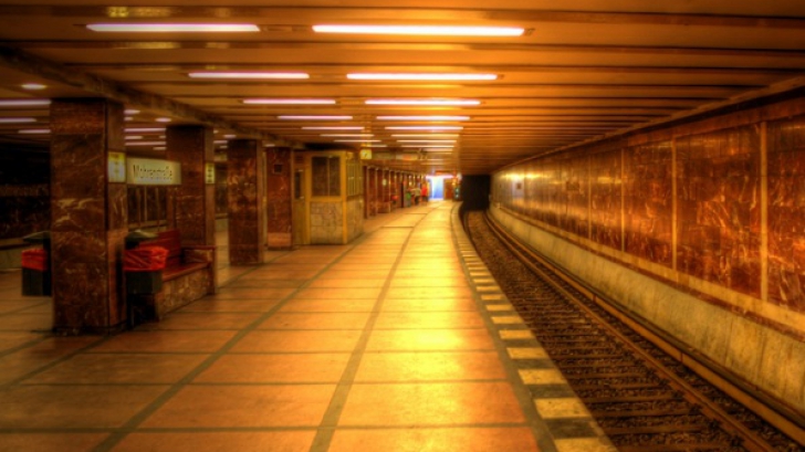 Bărbat lovit de metrou, în staţia Nicolae Teclu
